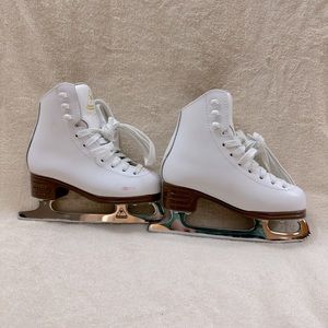 Children Jackson Mystique Ice Skates  Size 11 White Color